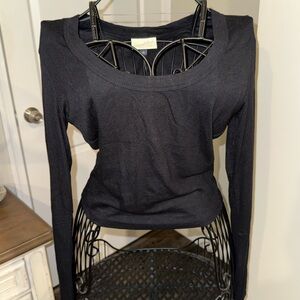 Universal Thread top